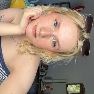 Meet your Posher, Alyssa